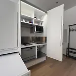 Cozy 1 - Center Train Station Триест