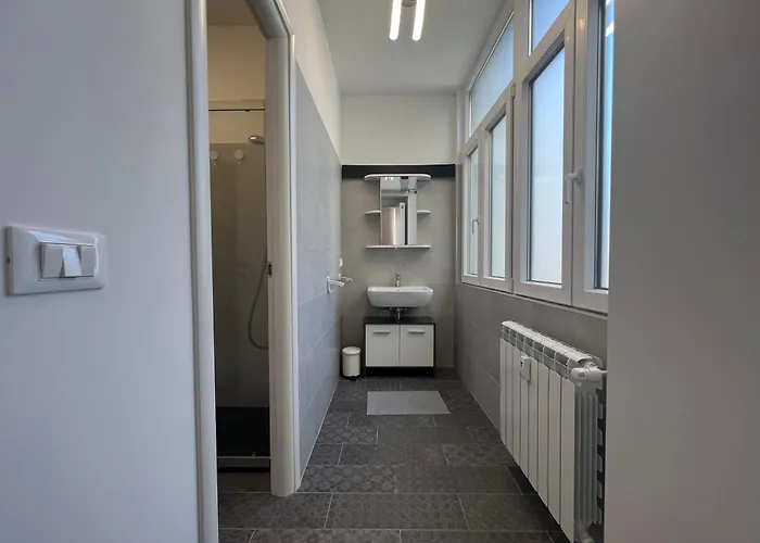 Cozy 1 - Center Train Station