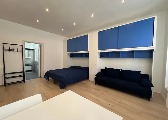 Cozy 1 - Center Train Station