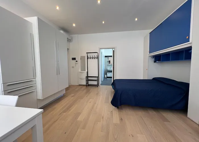 Cozy 1 - Center Train Station